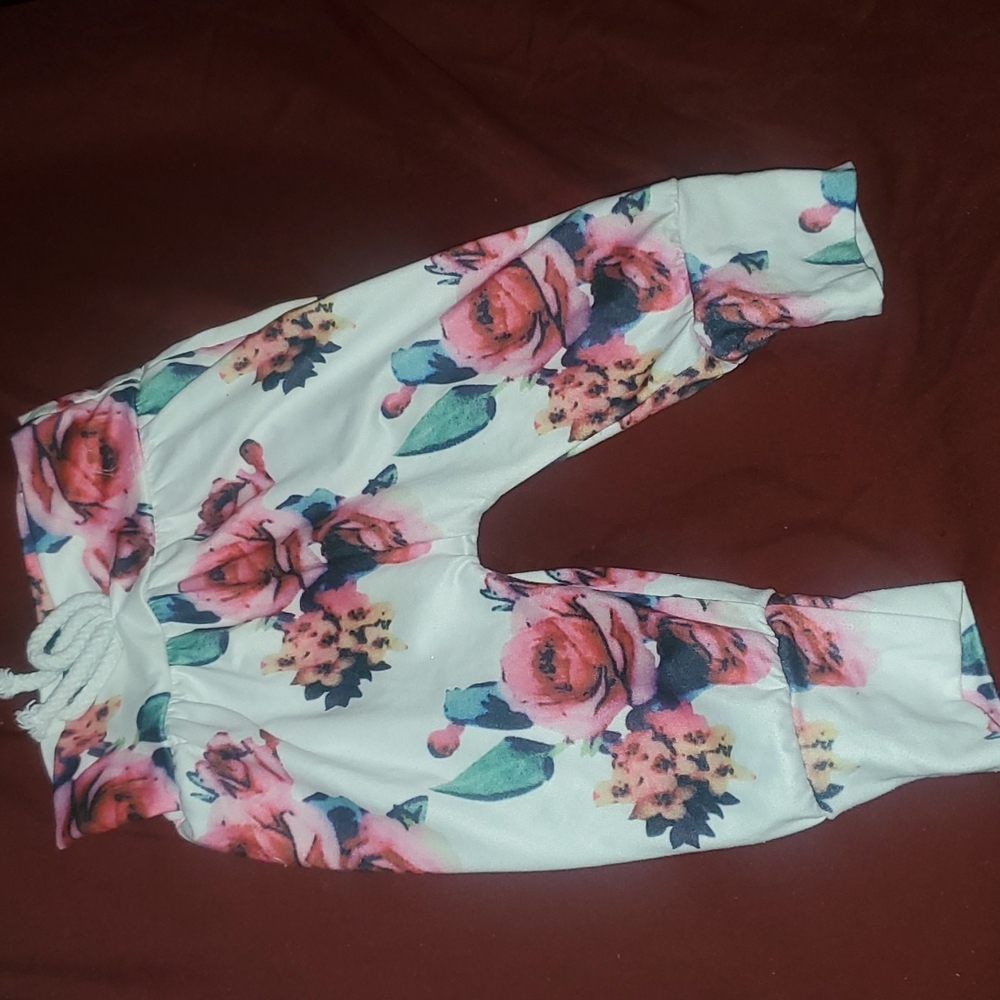 Baby girls pants size 0-3 months